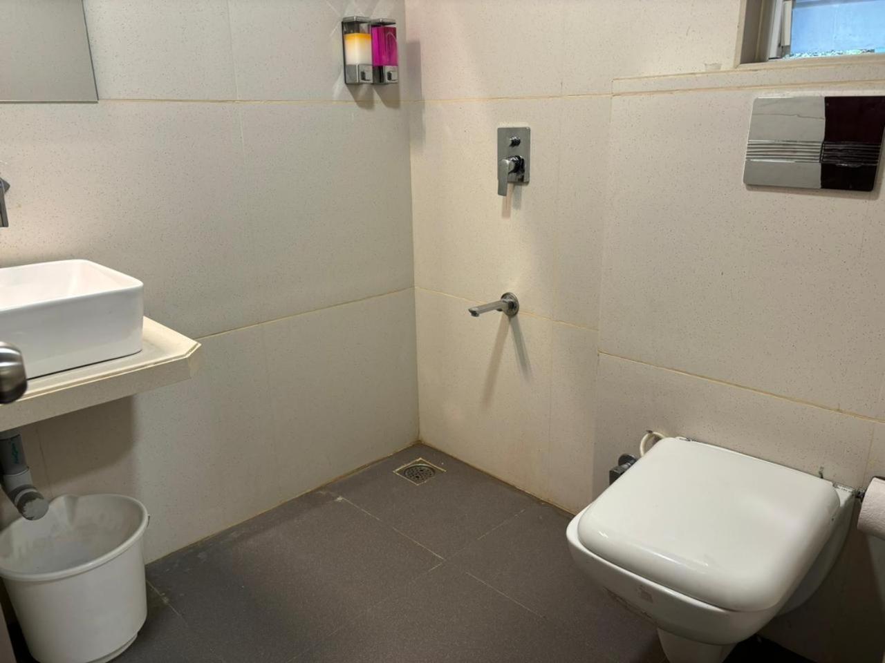 Hotel Haldi Nashik Eksteriør billede