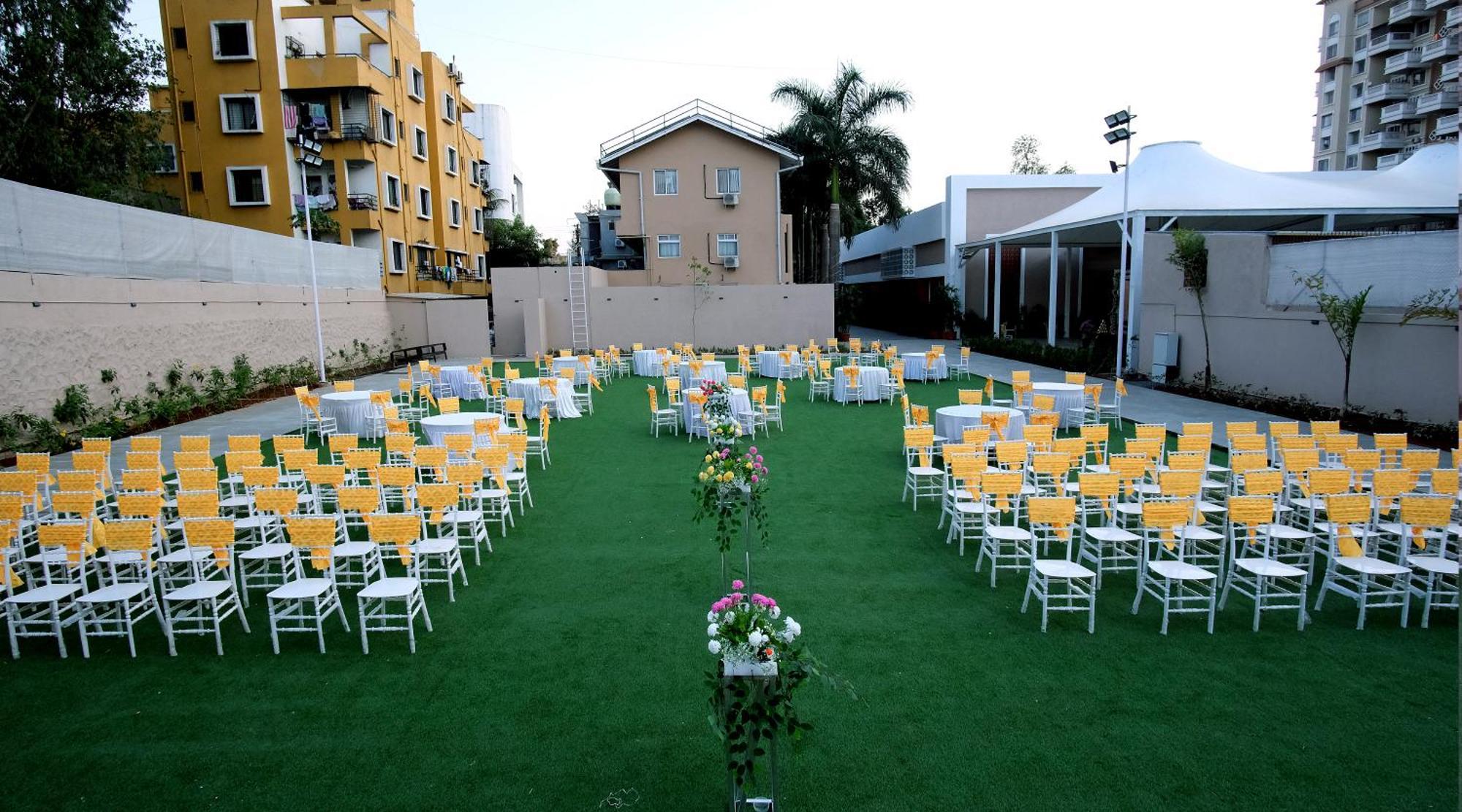 Hotel Haldi Nashik Eksteriør billede