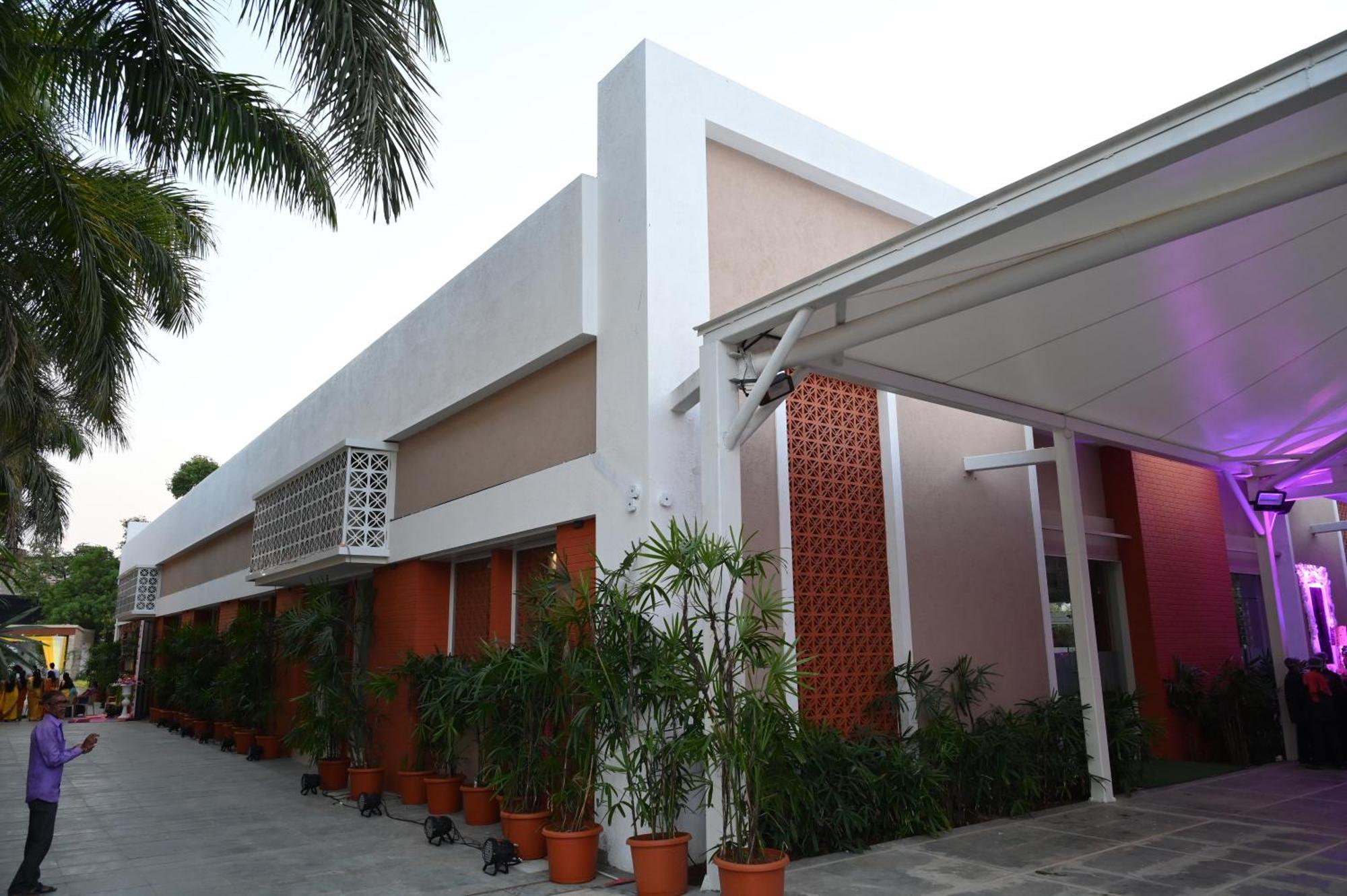 Hotel Haldi Nashik Eksteriør billede