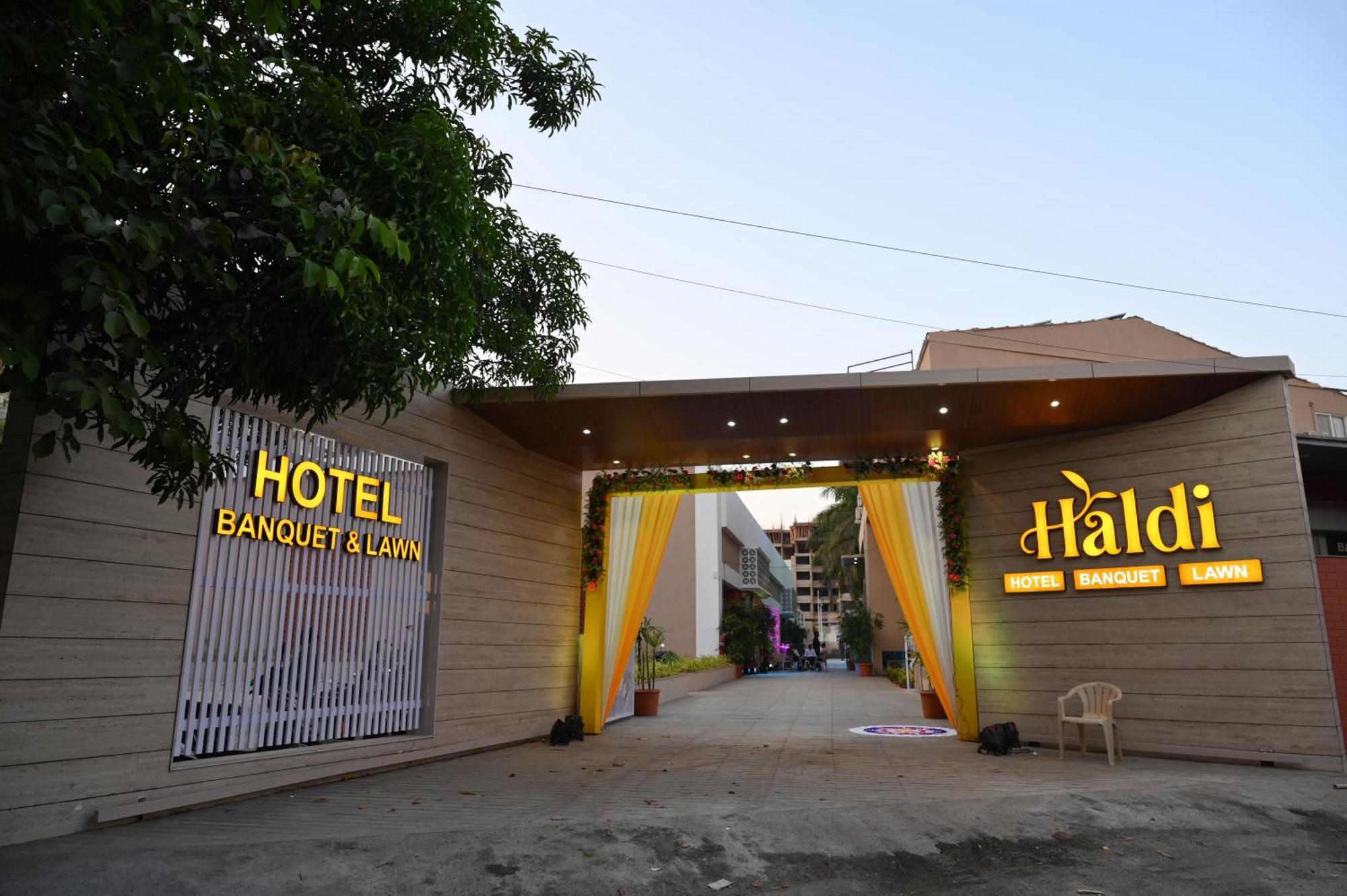 Hotel Haldi Nashik Eksteriør billede