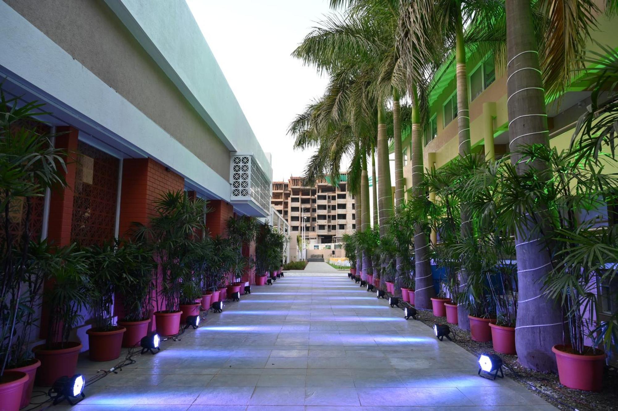 Hotel Haldi Nashik Eksteriør billede
