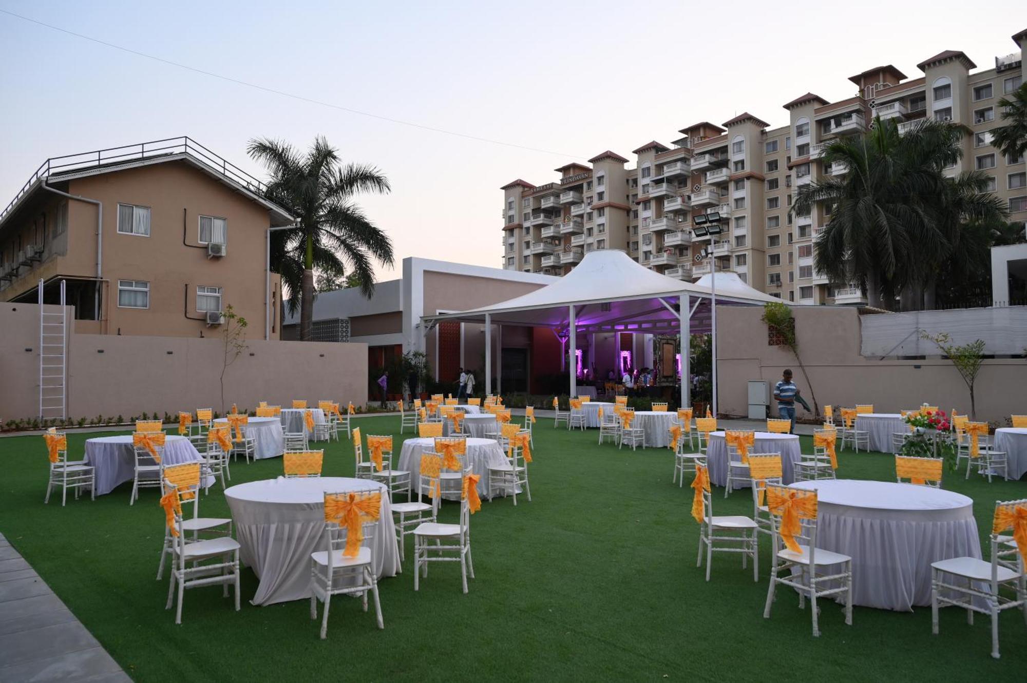 Hotel Haldi Nashik Eksteriør billede