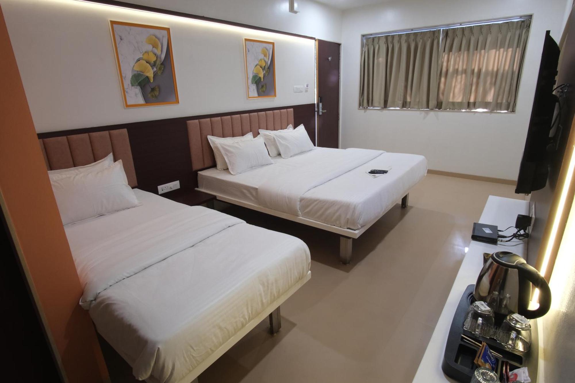 Hotel Haldi Nashik Eksteriør billede